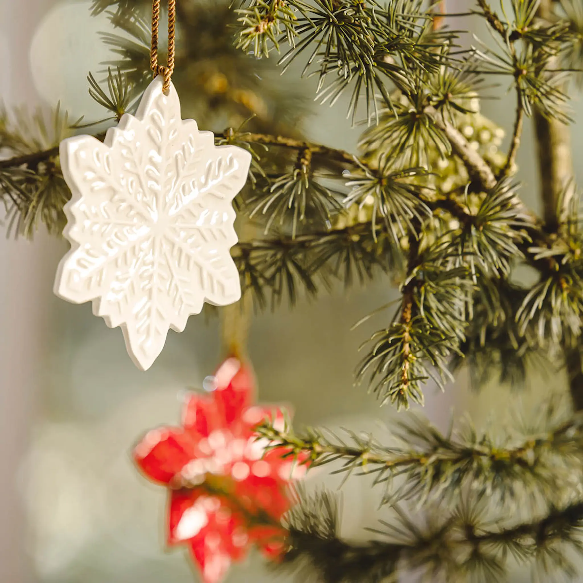 Bordallo Pinheiro Julornament snökristall 9 cm vit