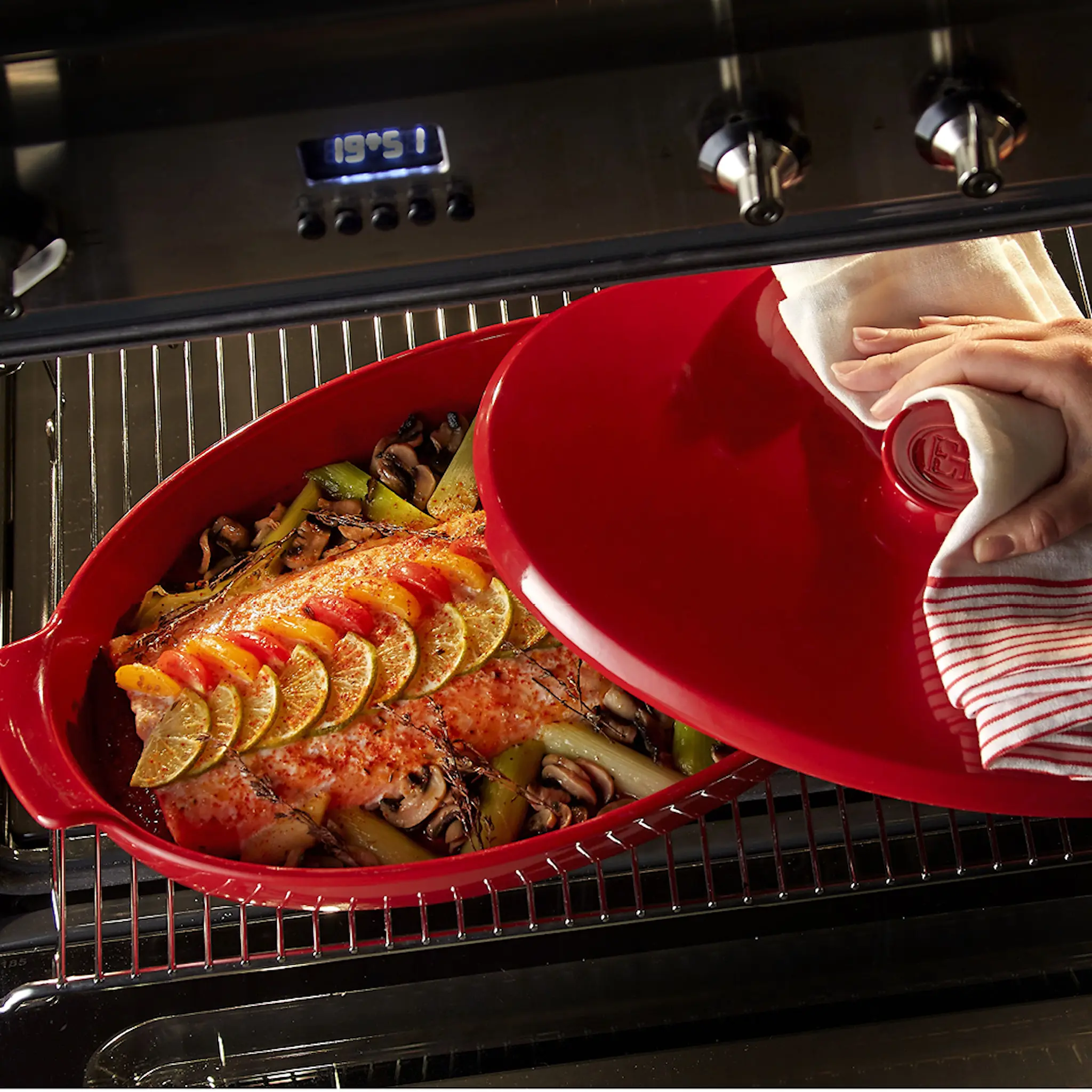 Emile Henry Papillote gryta 0,9 L röd