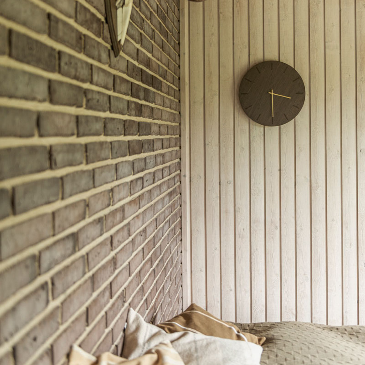 Hemverk Dark Oak väggklocka 28 cm mörk ek med kopparvisare