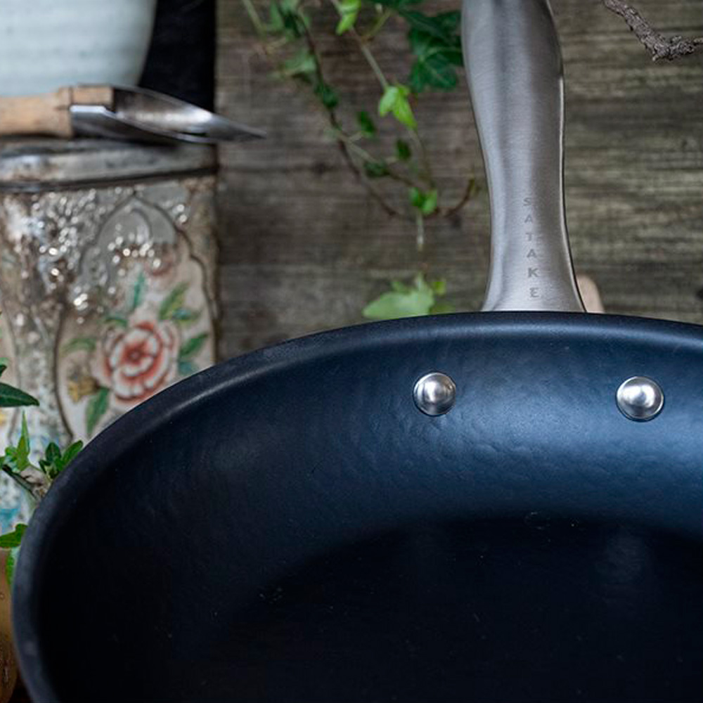 Satake Stekpanne 24 cm karbonstål