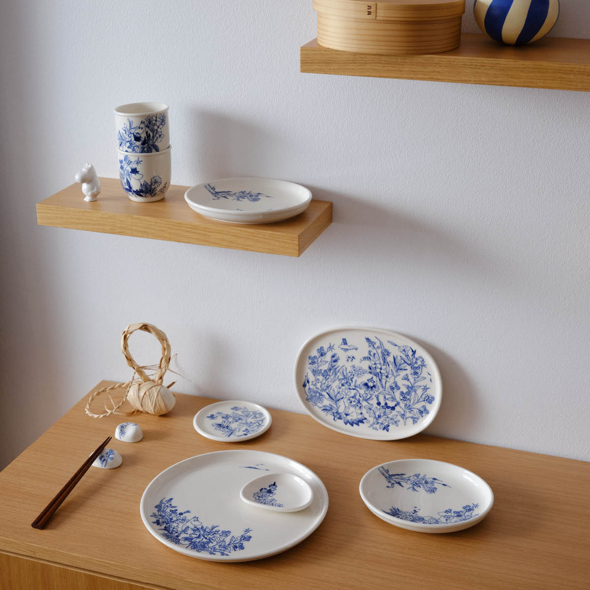 Moomin Arabia Haru servingsfat 17 cm mummi hvit/blå