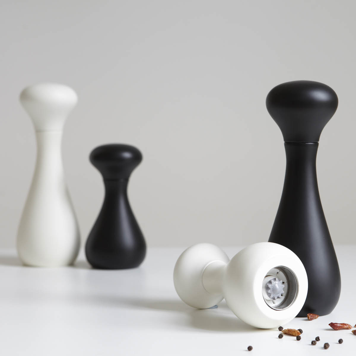 Wireworks Flo kvern 16 cm svart