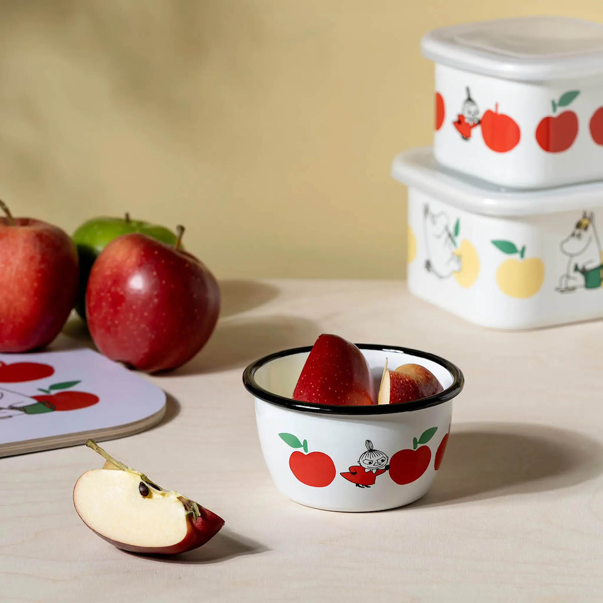 Muurla Mumin emaljskål 30 cl Lilla My Glada Äpplen röd