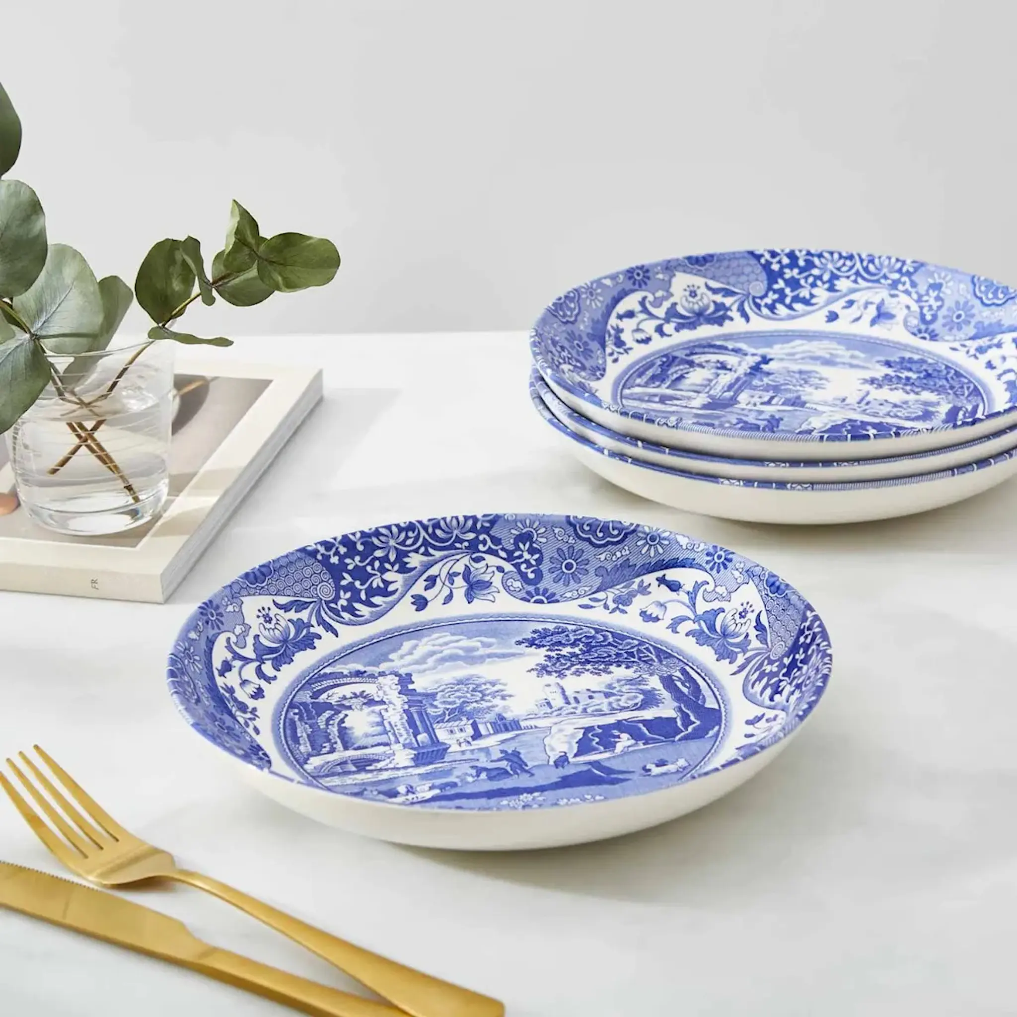 Spode Blue Italian pastatallrik 23 cm blå/vit