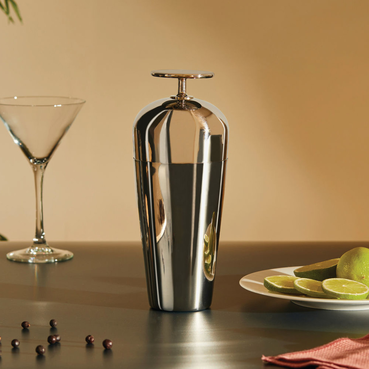 Alessi Tending Box cocktail shaker med kopp 50 cl rostfritt stål