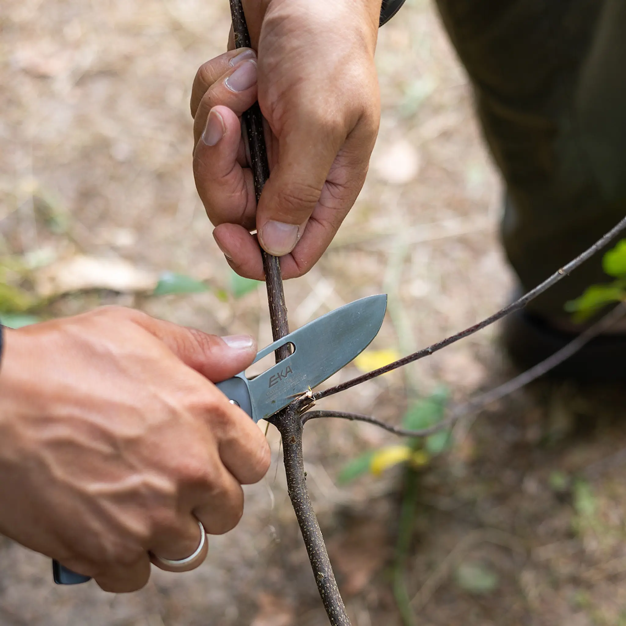 EKA Classic 8 fällkniv 9 cm rostfritt stål & titan