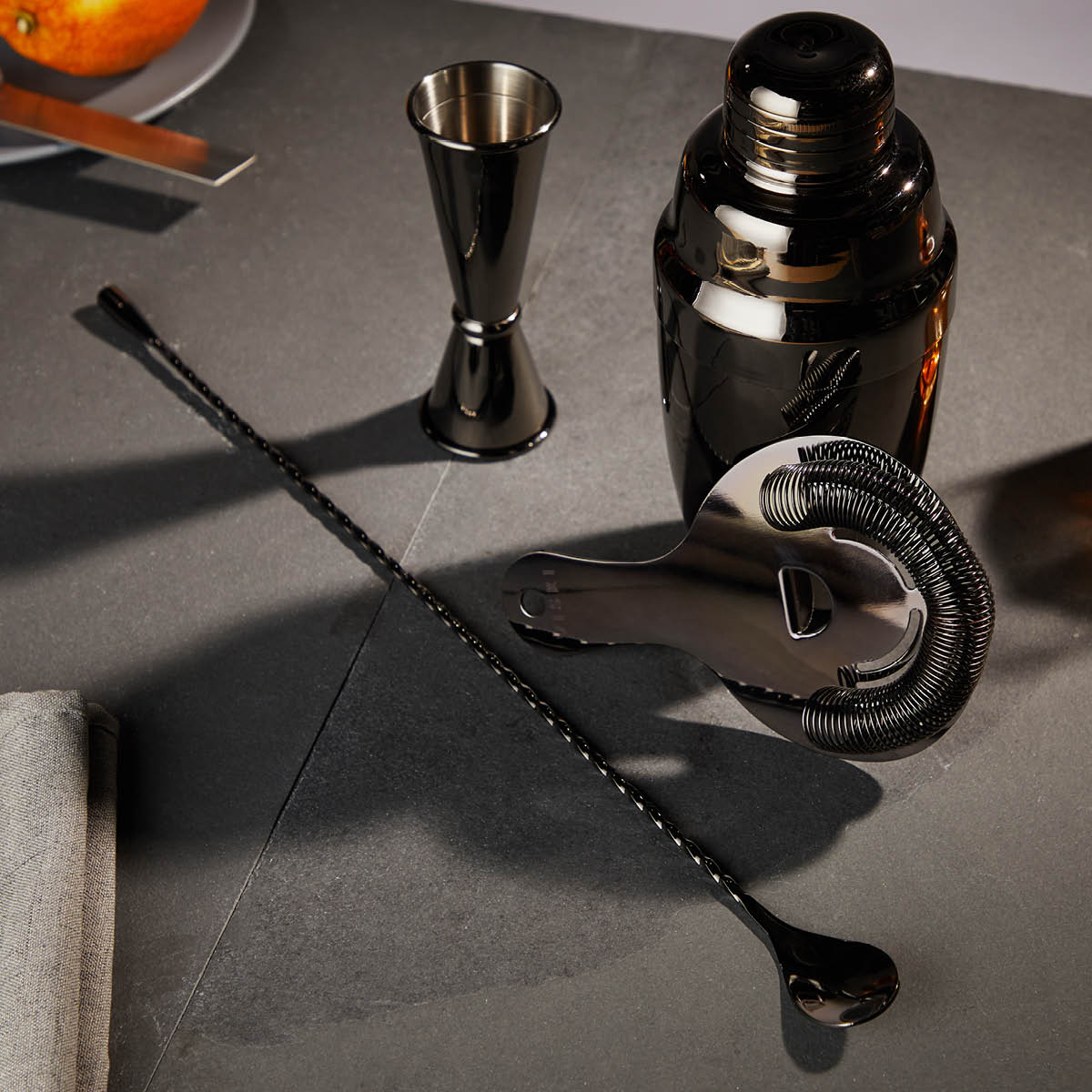 Viski Mixologist Baarisetti 4 osaa Gunmetal