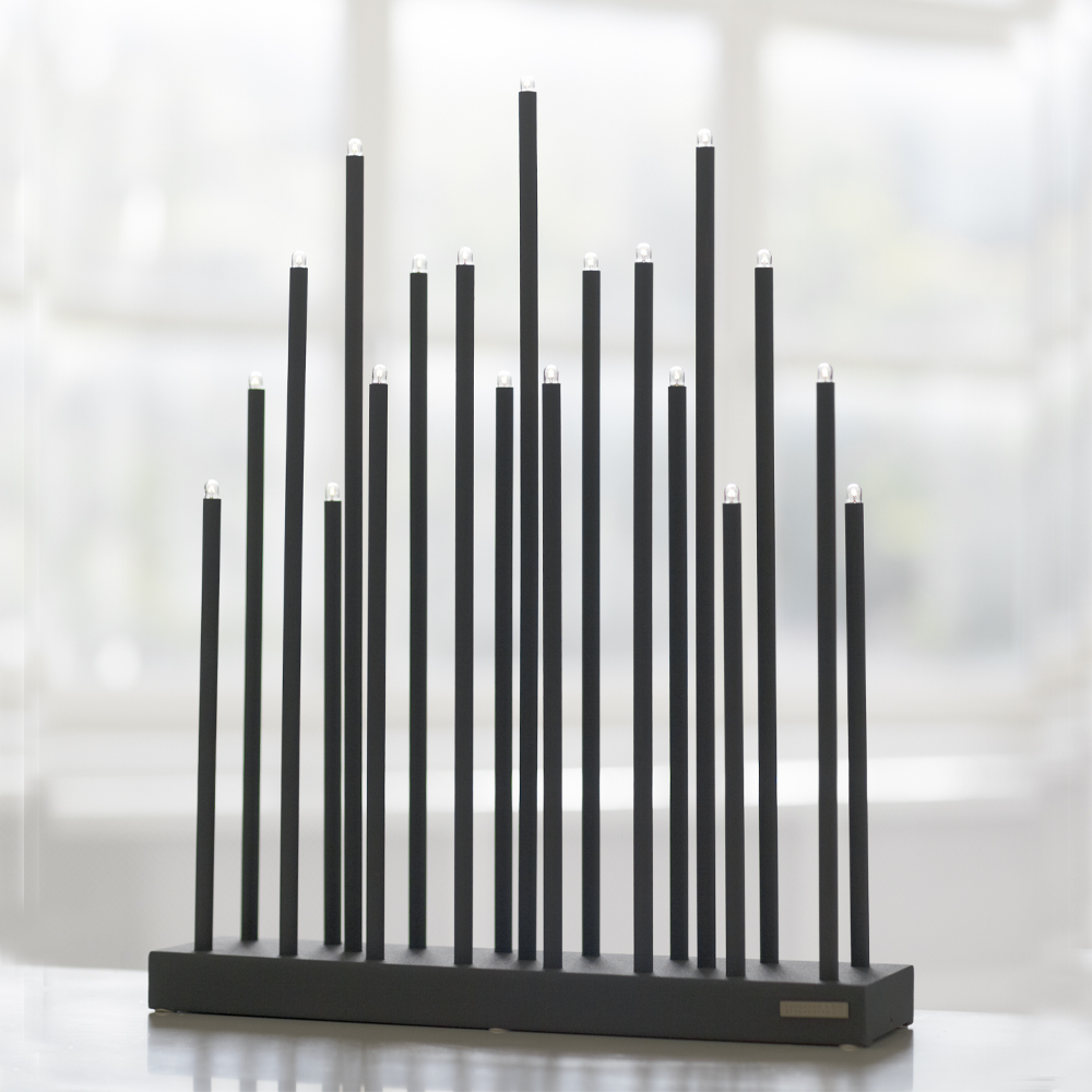 Smak Design Elflugan adventslysestake grande 50x12,5 cm kullsvart