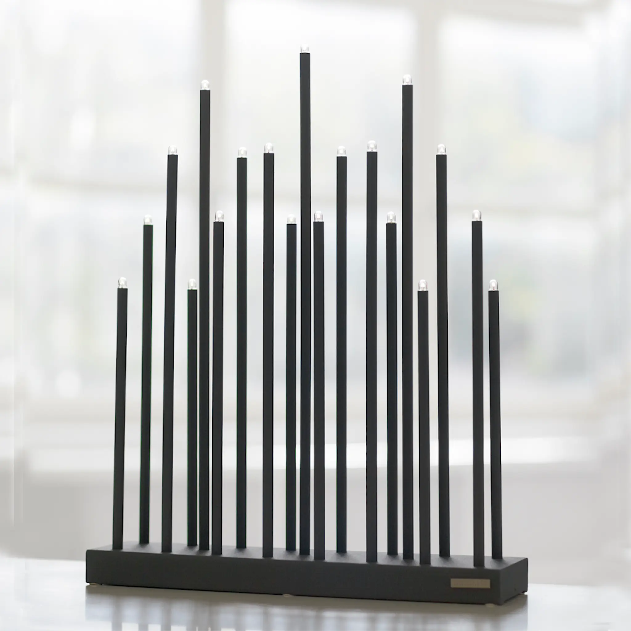 Smak Design Elflugan Grande Sähkökynttelikkö 50x12,5 cm Musta