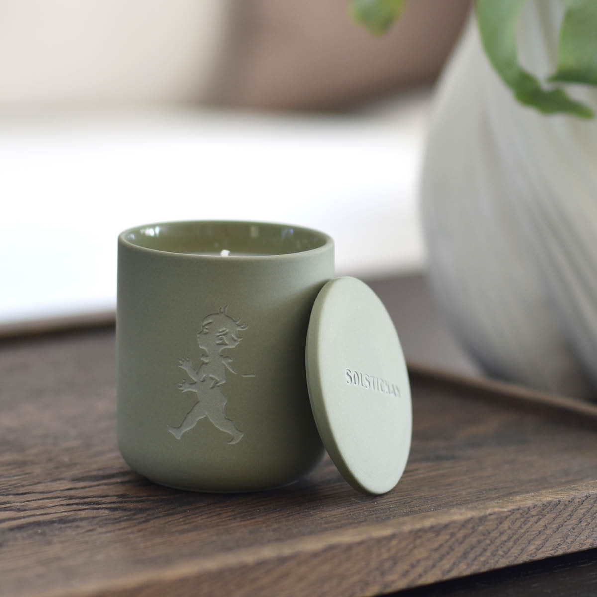 SOLSTICKAN Doftljus i keramik 9×7,5 cm grön (ebenholts)