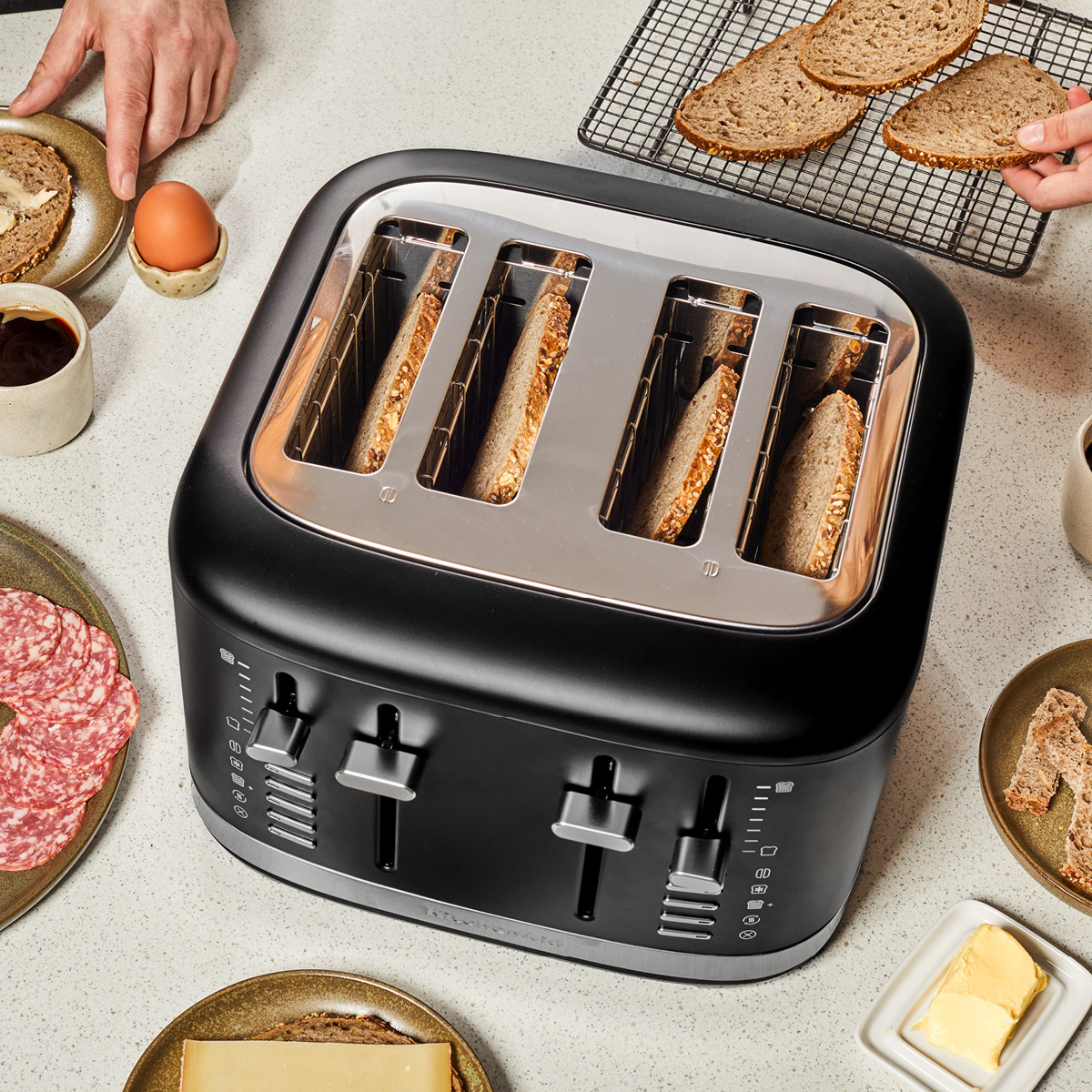 KitchenAid Brødrister 5KMT4109EBM 4 skiver brede spor matt svart
