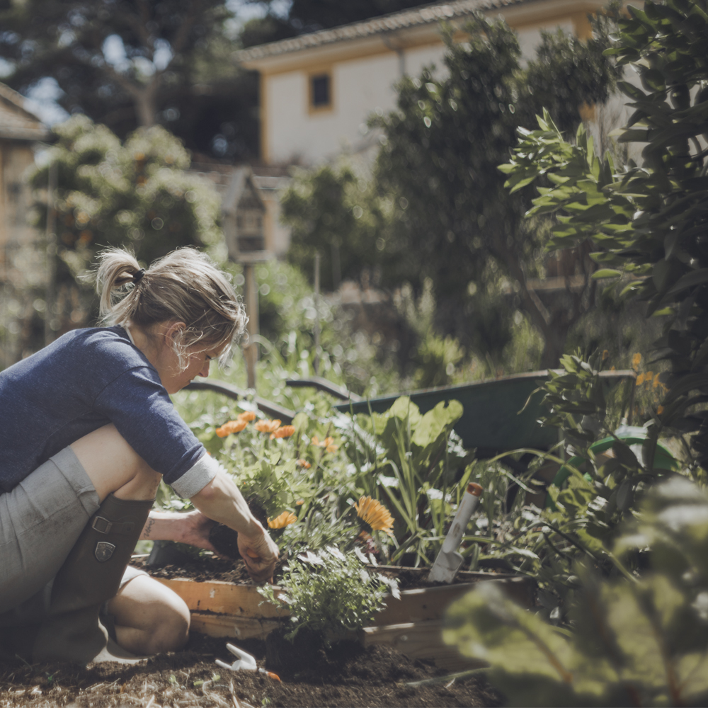 Fiskars White plantespade smal hvit