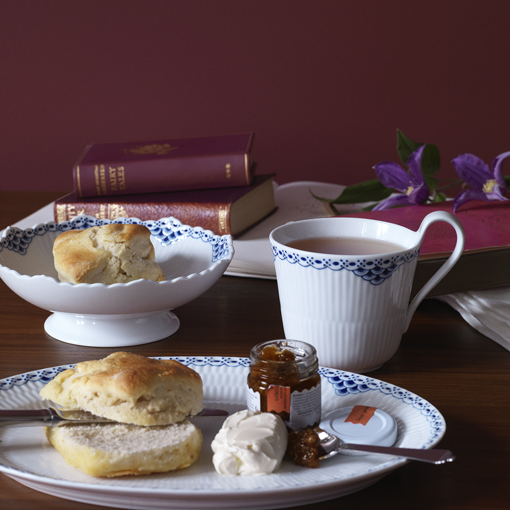 Royal Copenhagen Princess Kulho jalallinen 17 cm