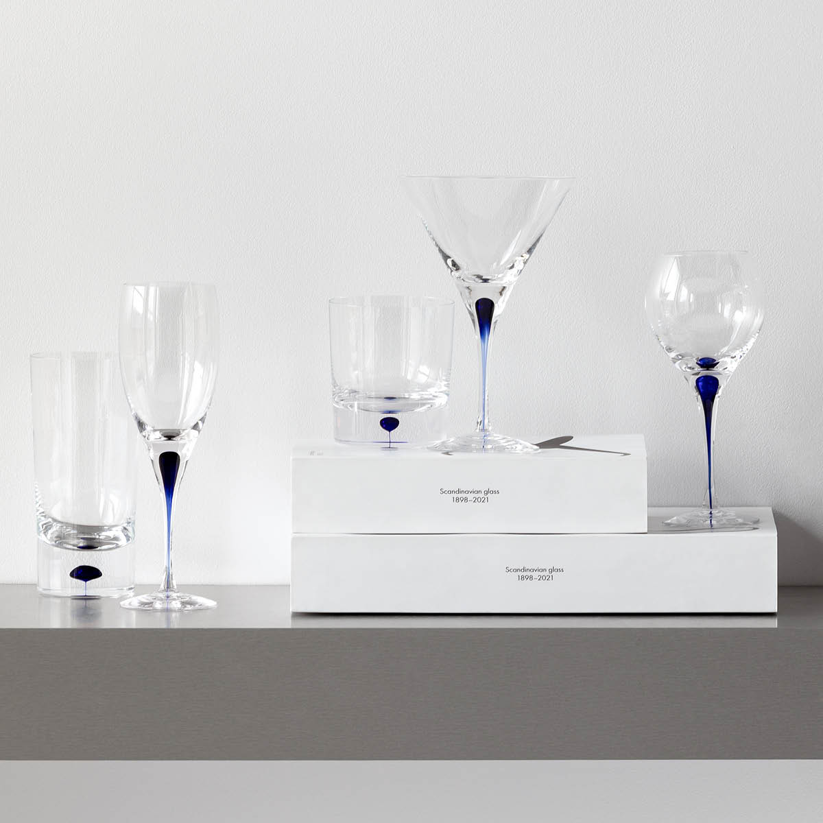 Orrefors Intermezzo vinglass 32 cl blå