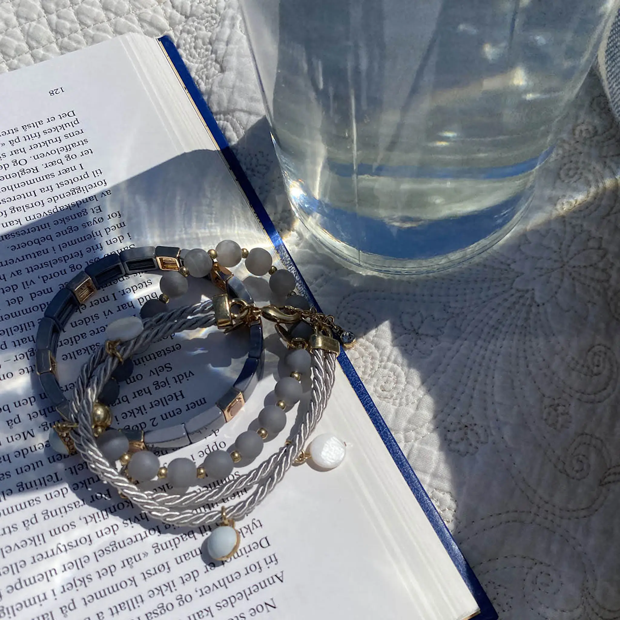 A&C Oslo AS Enamel Tiles Stone Line armbånd denim/gull