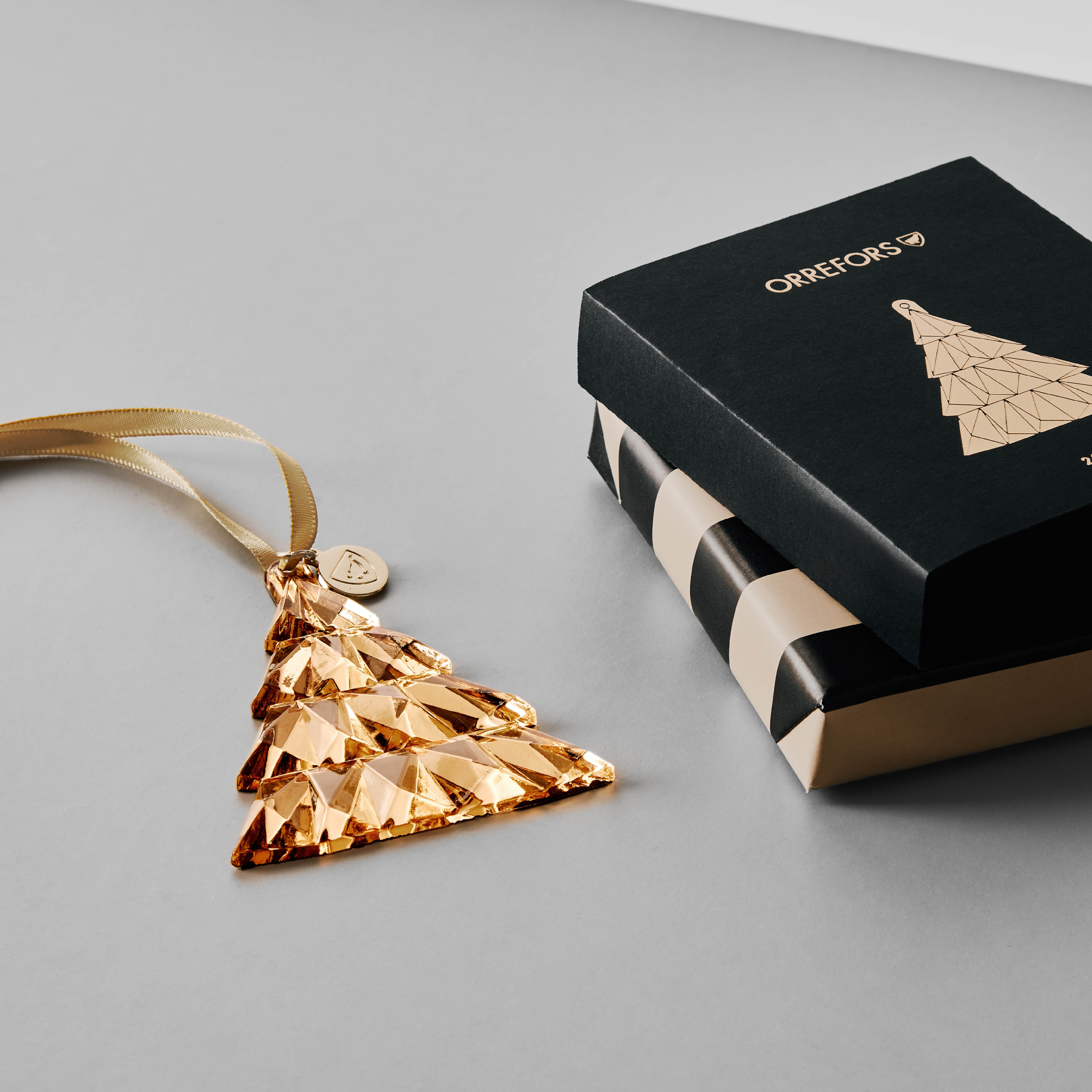Orrefors Annual Ornament 2026 gran 21K guld