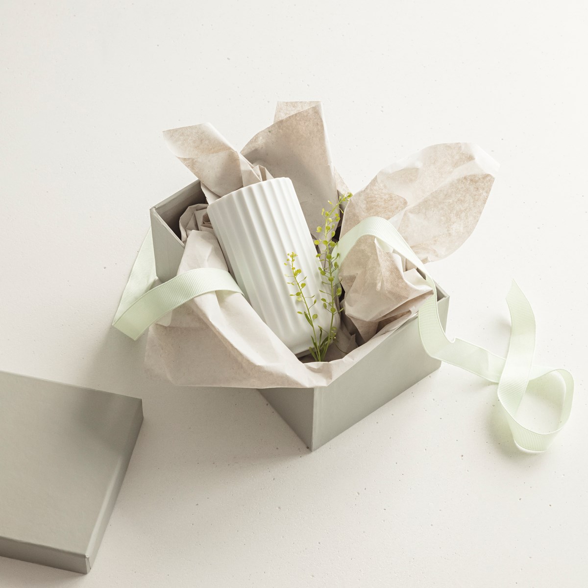 Lyngby Porcelæn Vase i porselen  8 cm hvit