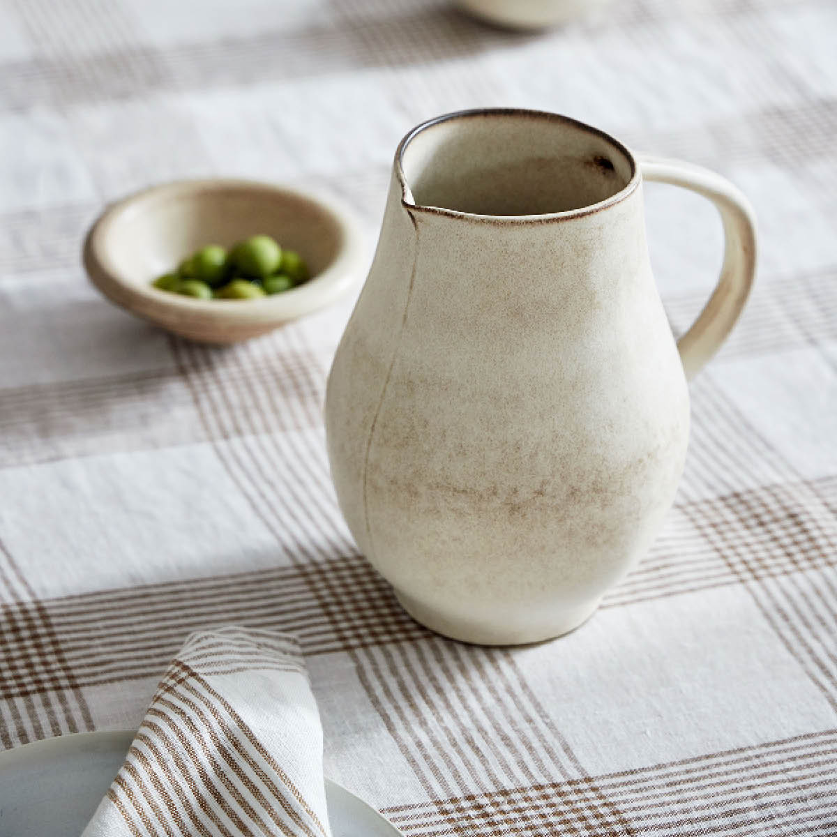 Tell Me More Odette duk linne 145x145 cm brun