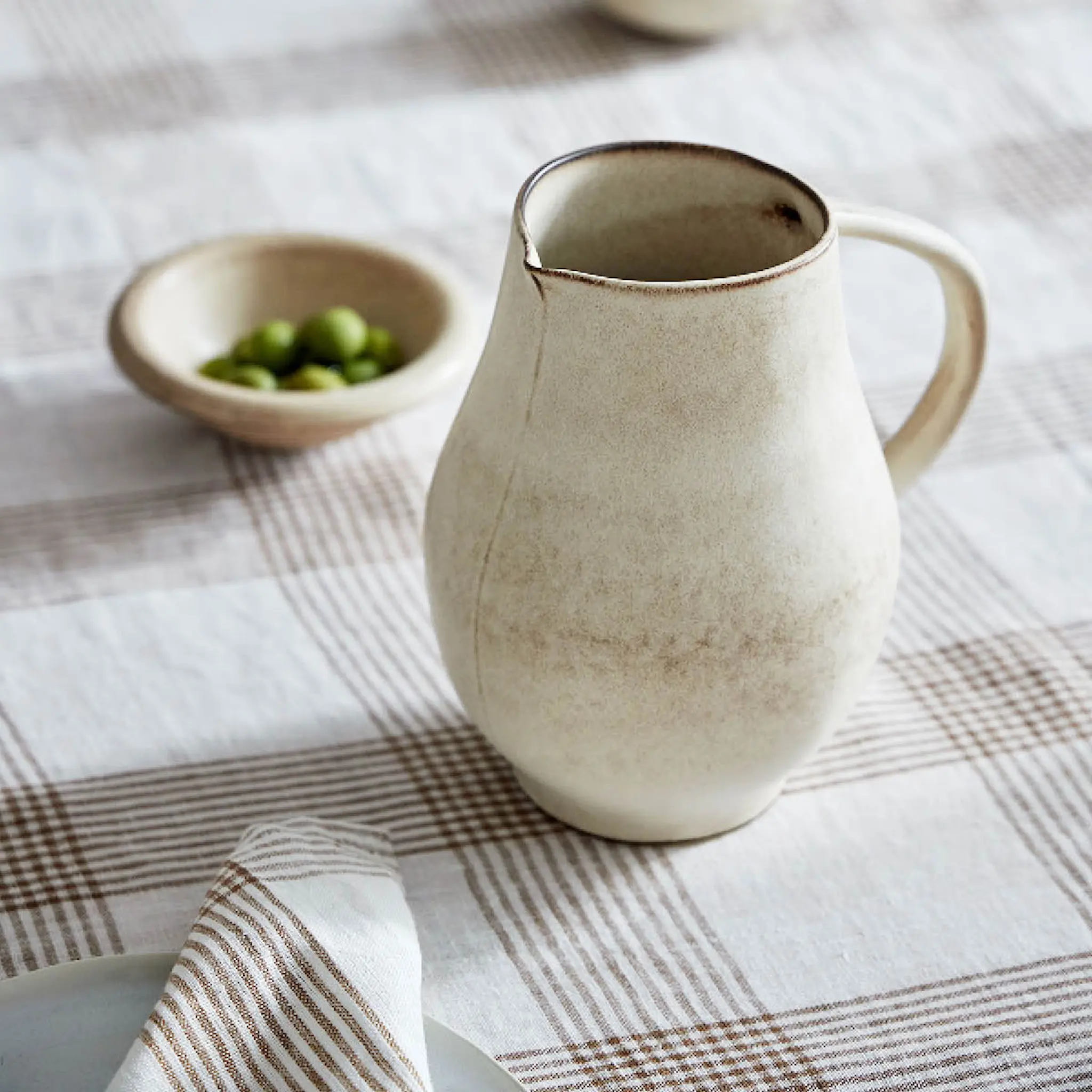 Tell Me More Odette duk linne 145x145 cm brun