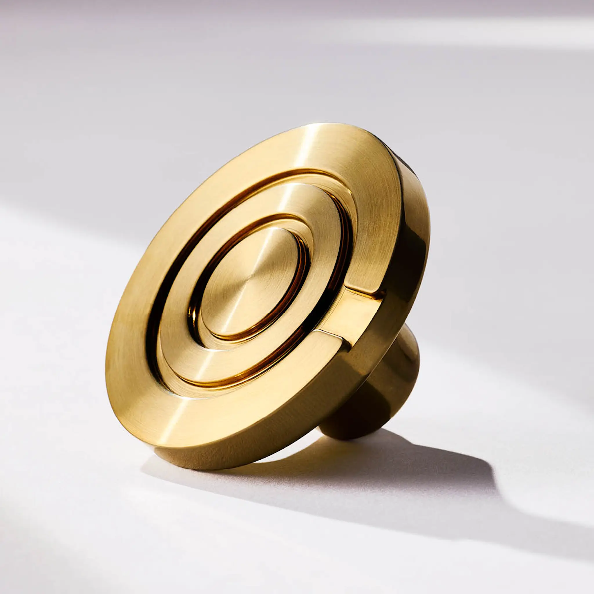 Le Creuset Ikonknopp 55 mm ljust guld