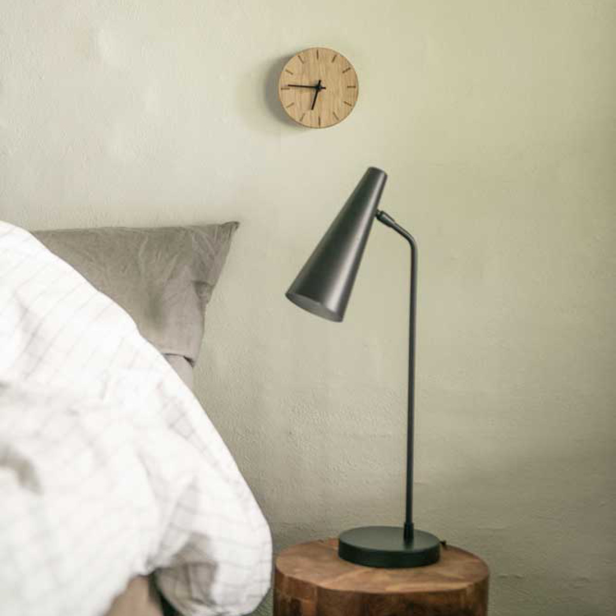 Hemverk Light Oak Pöytäkello 12 cm Vaalea tammi/Musta