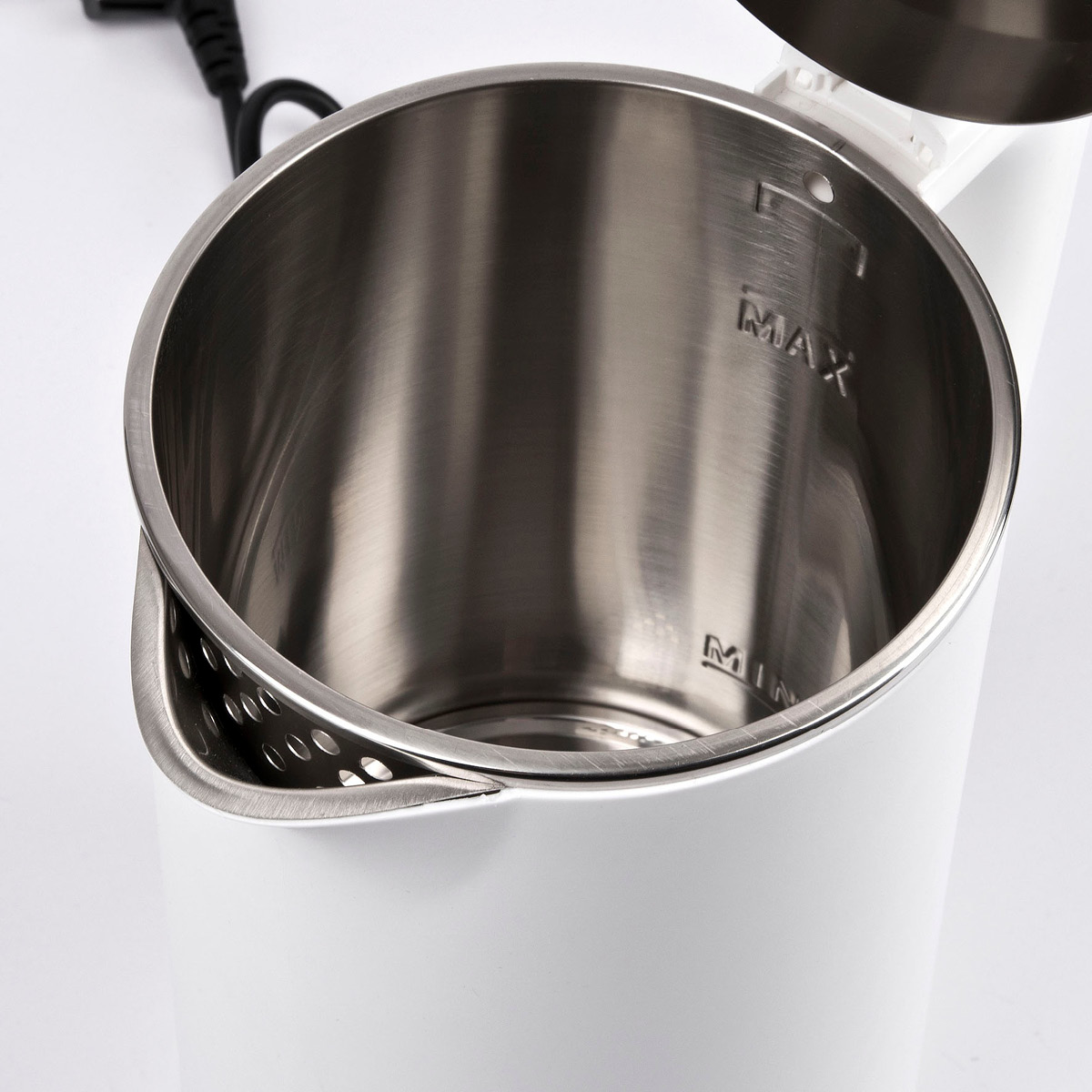 G3 Ferrari Essential Vedenkeitin 1,8L Valkoinen