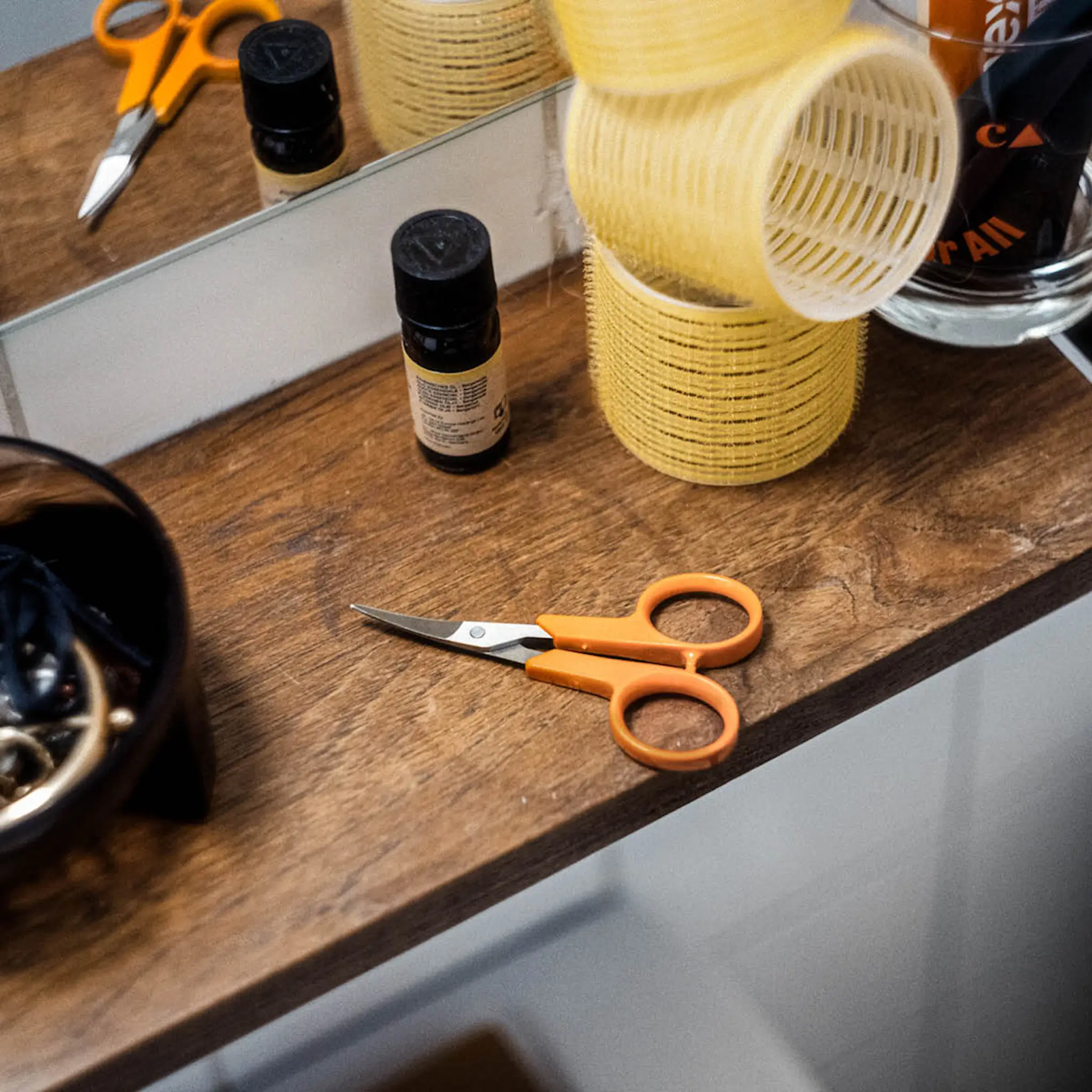 Fiskars Classic nagelsax 10 cm böjd orange