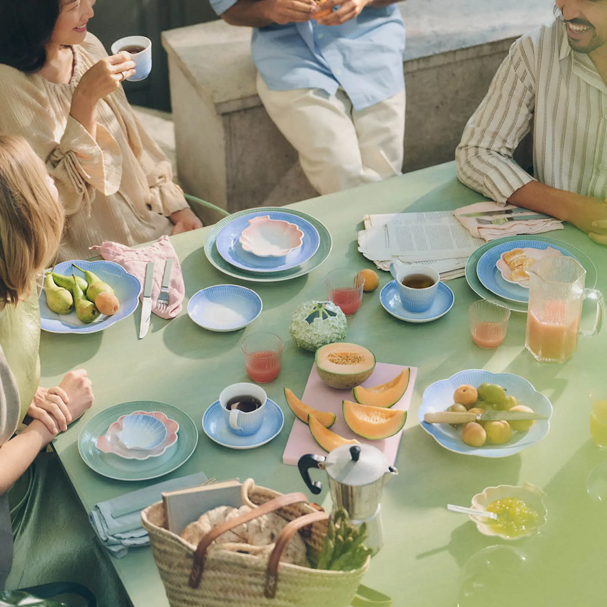 Royal Copenhagen Iris Syvä lautanen 24 cm Sininen