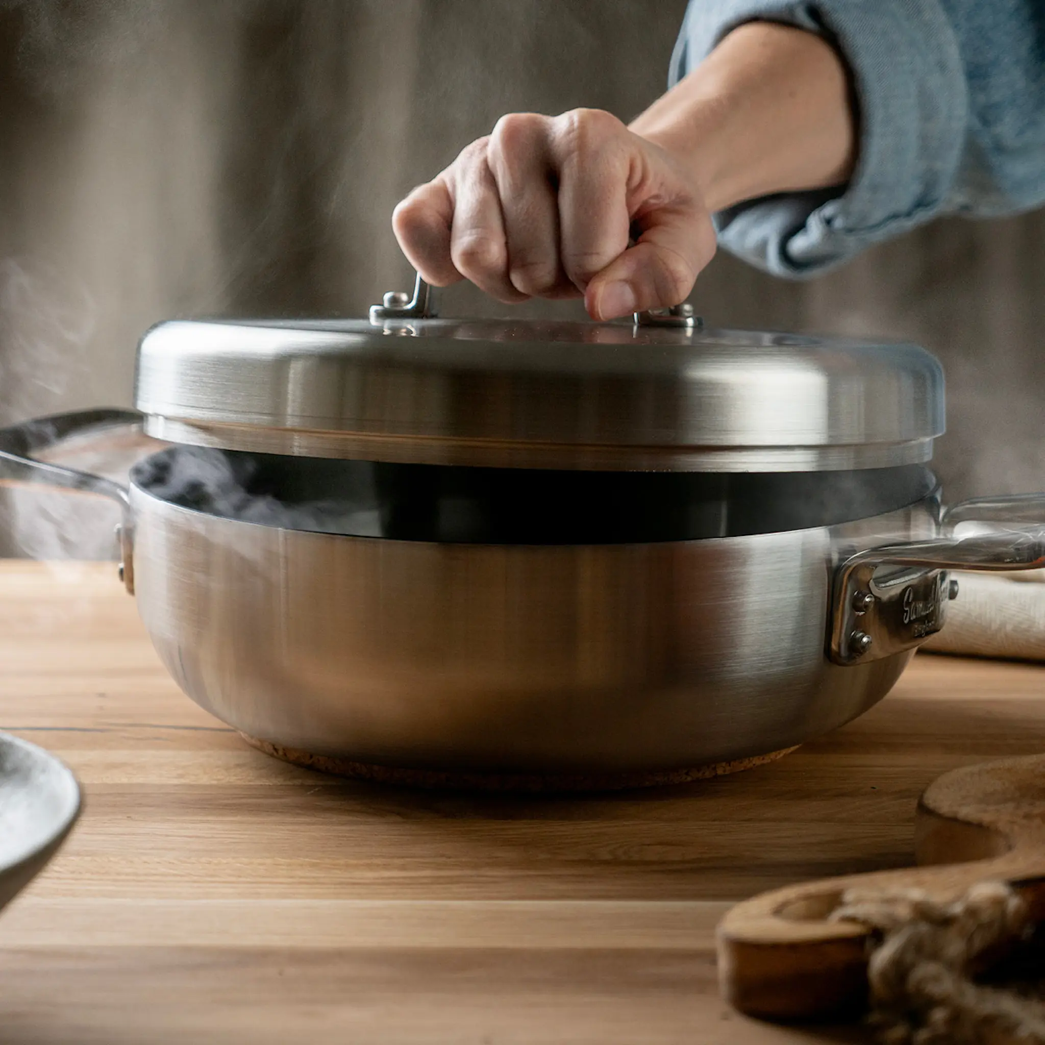 Samuel Groves Sautépanne med lokk 24 cm urban rustfritt stål