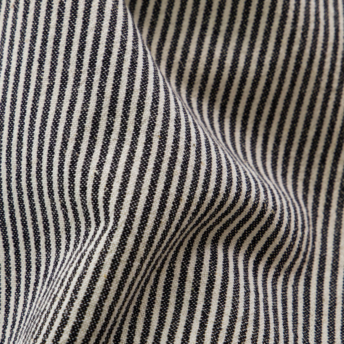 House Doctor Block Pöytäliina 150x150 cm Hiekka/Musta