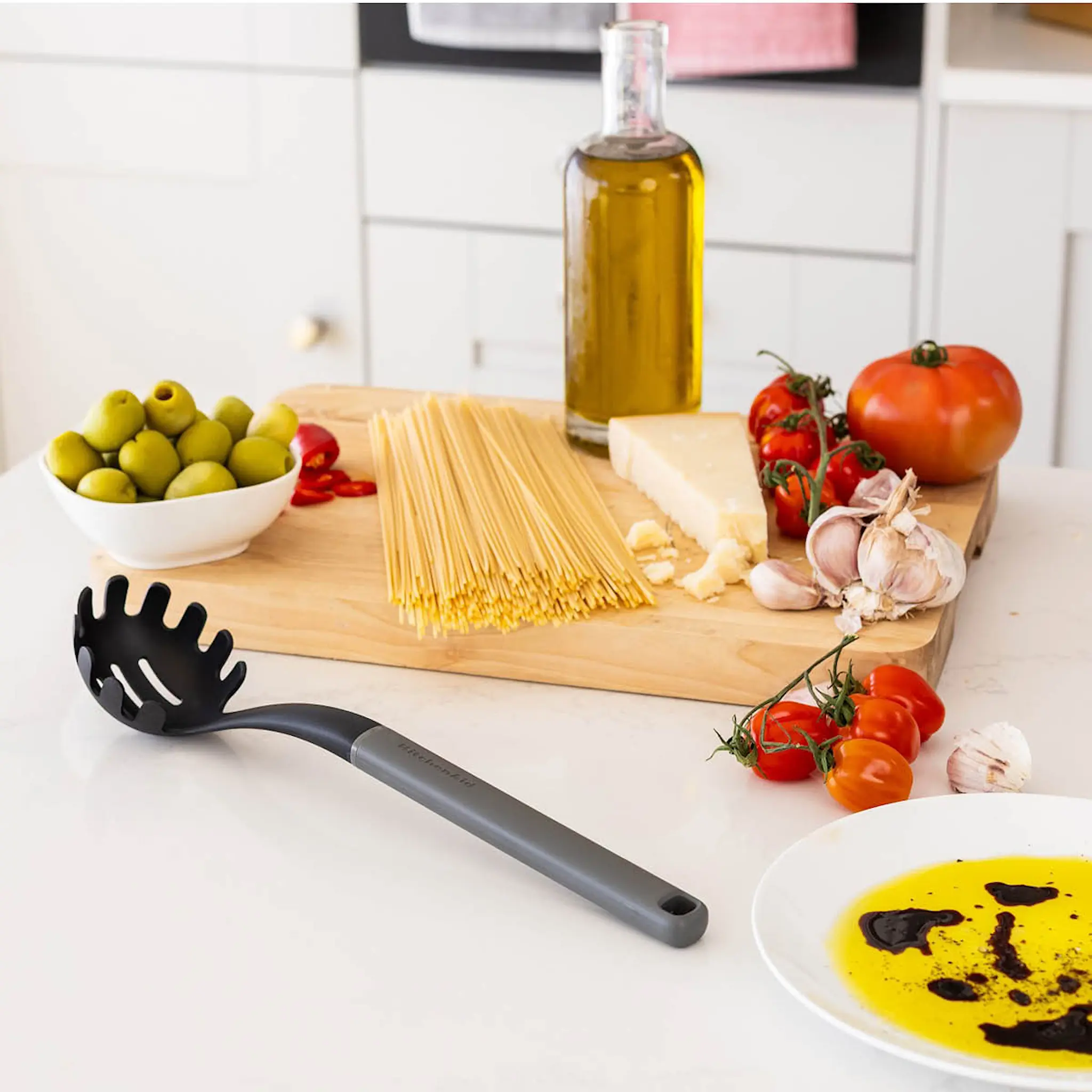 KitchenAid KitchenAid Classic pastasleiv 34 cm charcoal grey