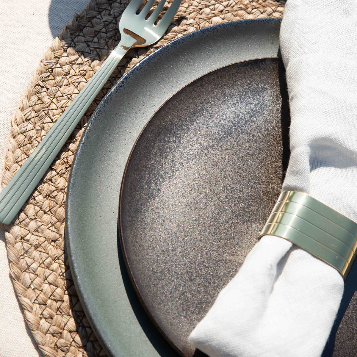 Aida RAW Titanium Black frokosttallerken 23 cm