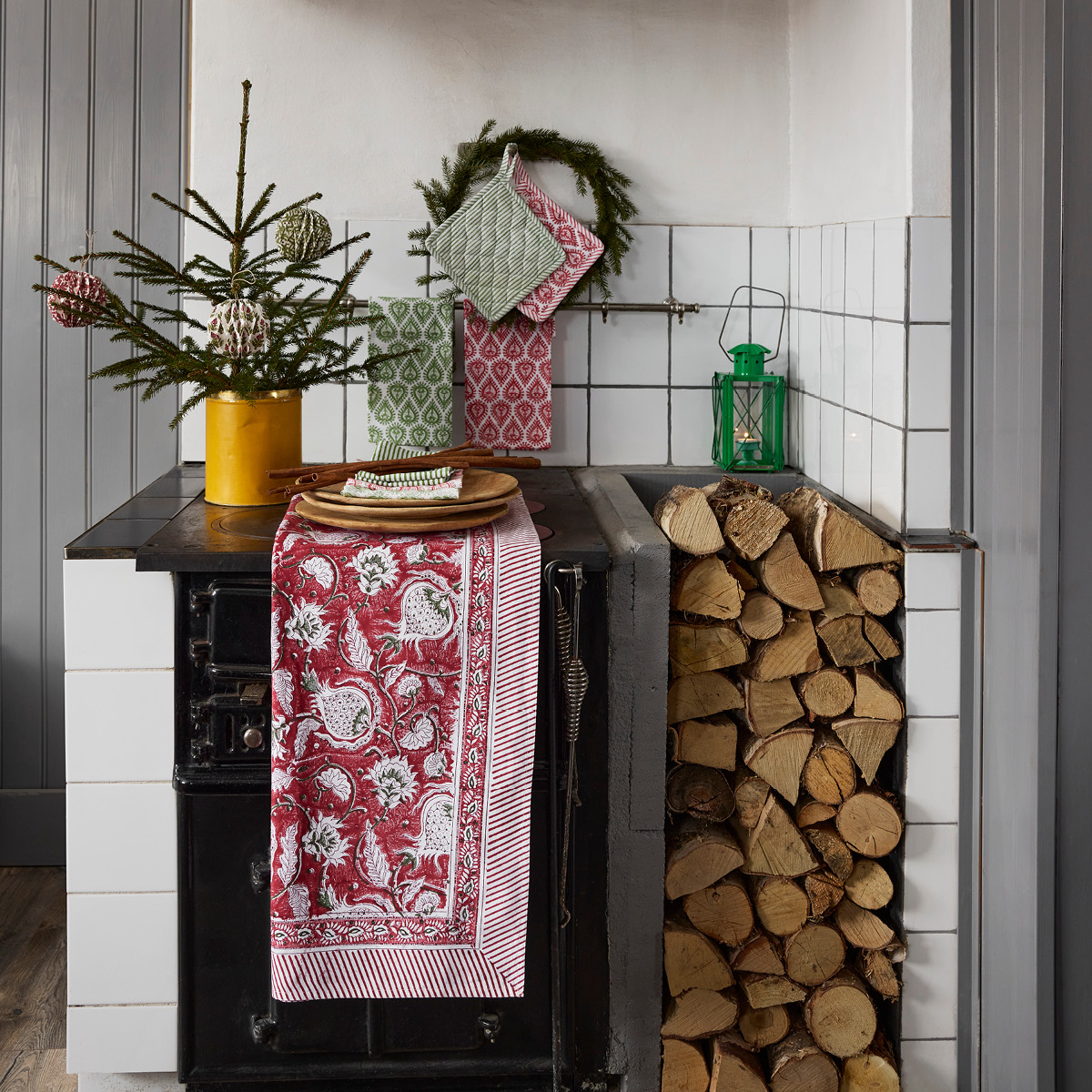 Chamois Pomegranate duk 170x270 cm röd