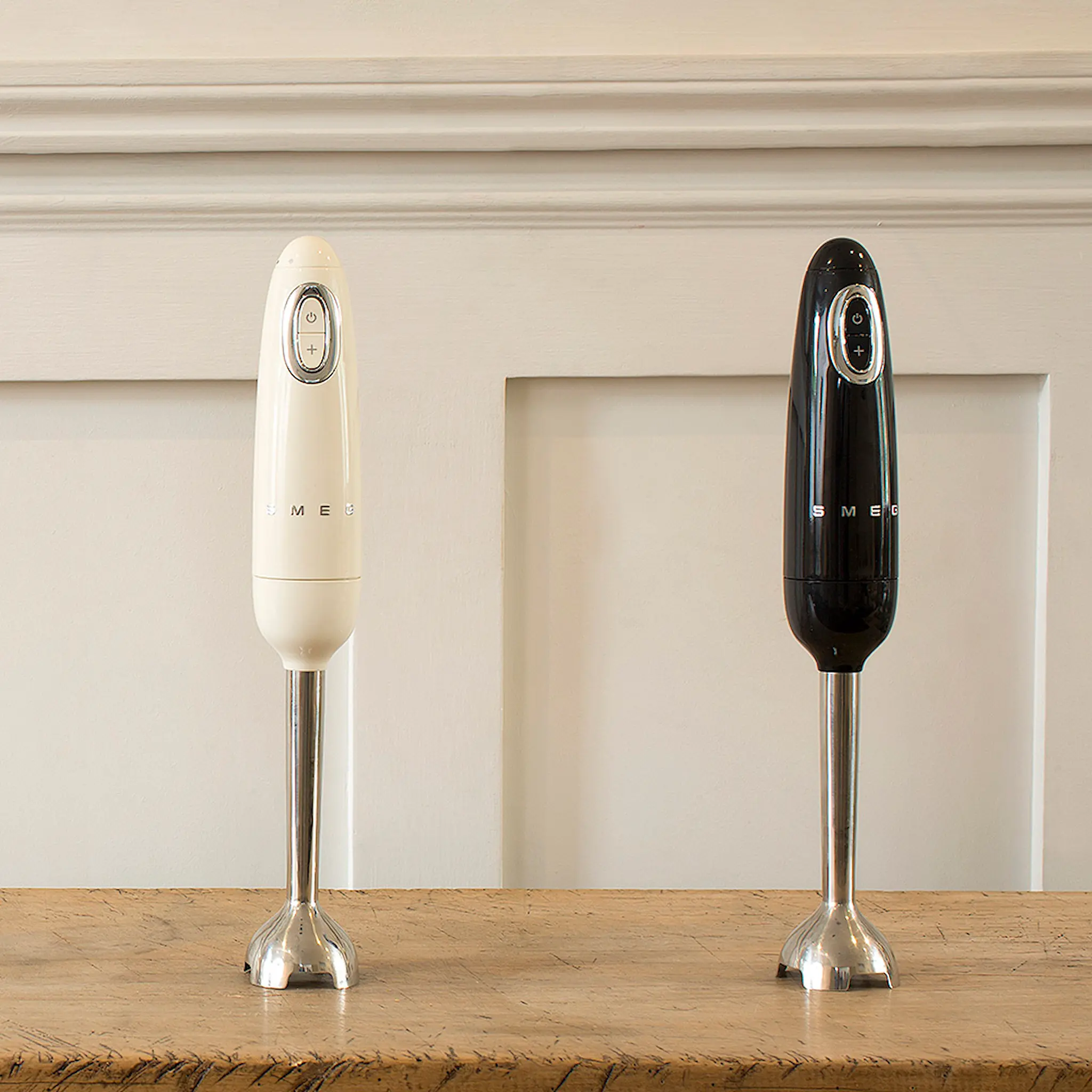 Smeg Smeg Sauvasekoitin 41,3 cm HBF01 Musta