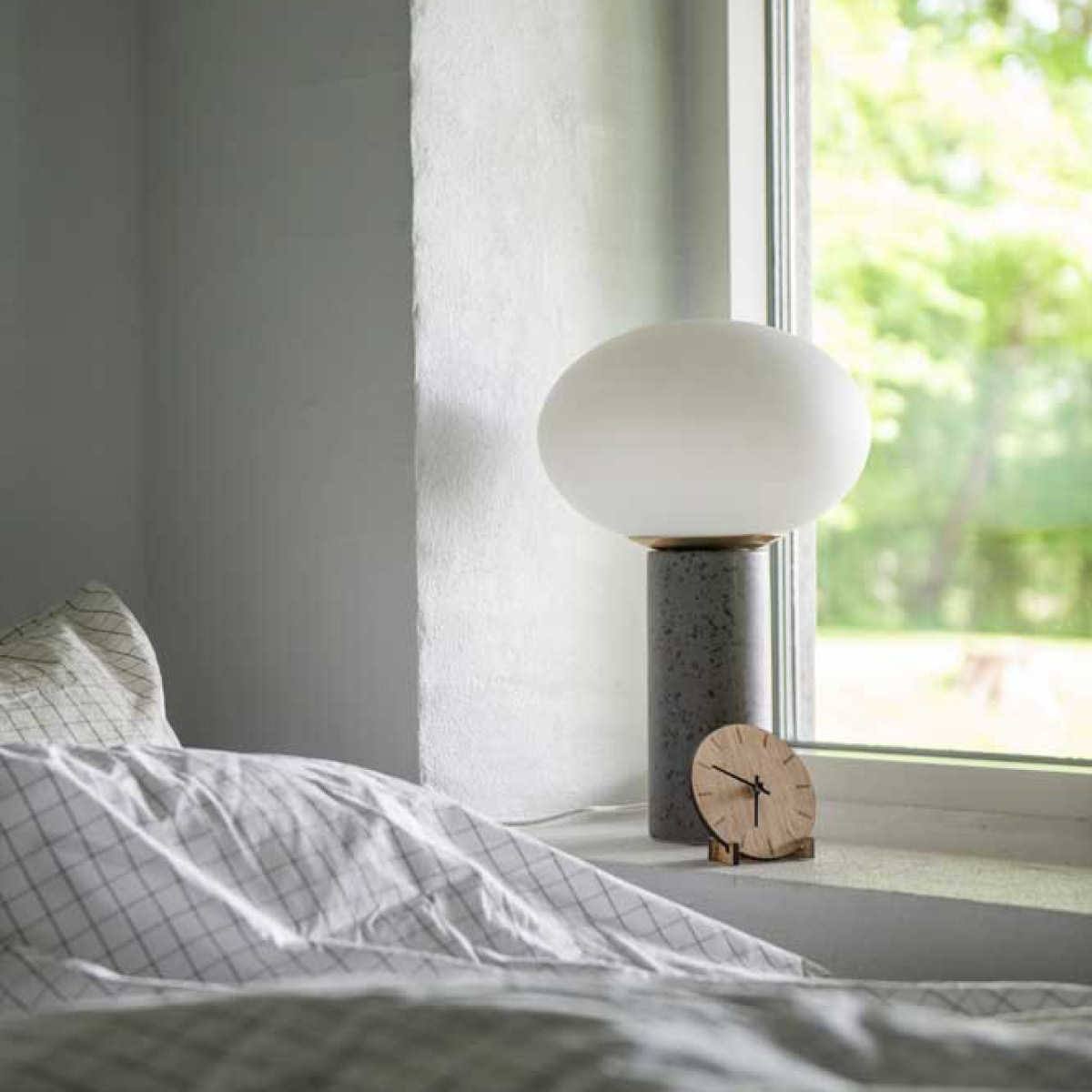 Hemverk Light Oak Pöytäkello 12 cm Vaalea tammi/Musta