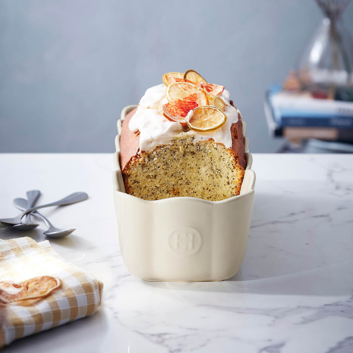 Emile Henry Madeleine Leipävuoka 29x9 cm 2 L Cream