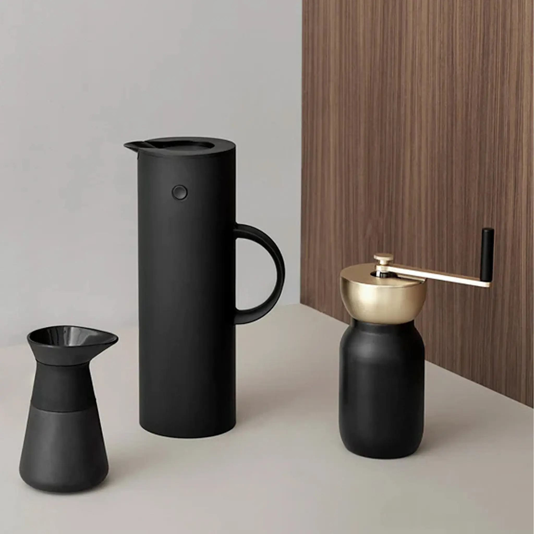 Stelton EM77 Termoskanna 1 L Soft Black