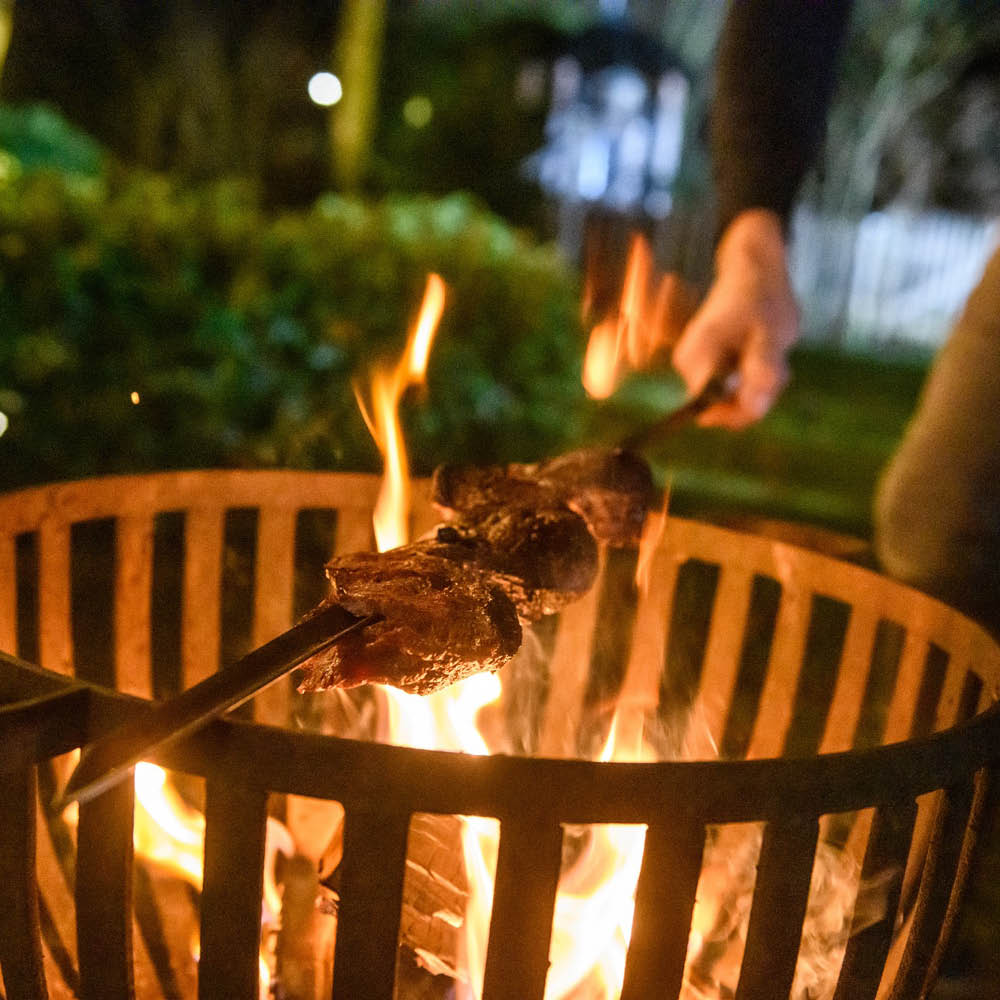 Forged Churrasco grillspett V-form 60 cm stål/olivträ