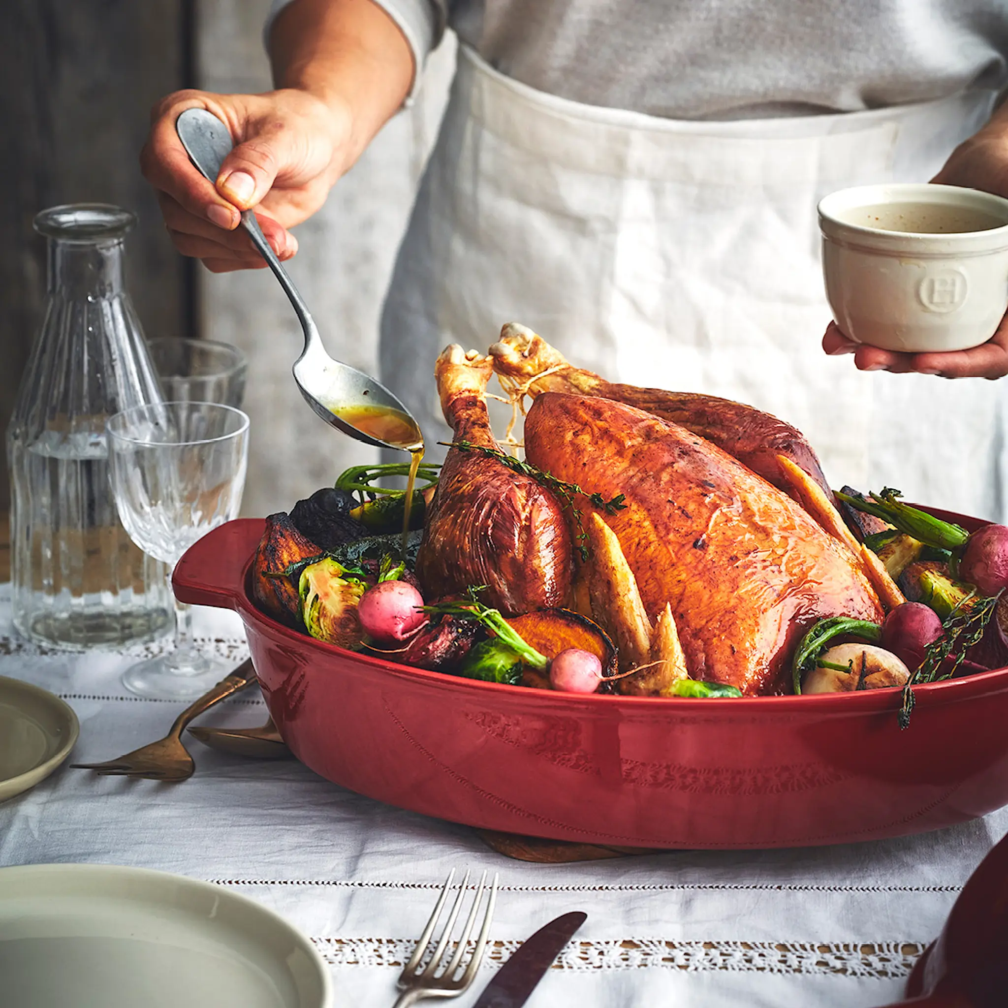 Emile Henry Stekgryta med lock 9 L röd