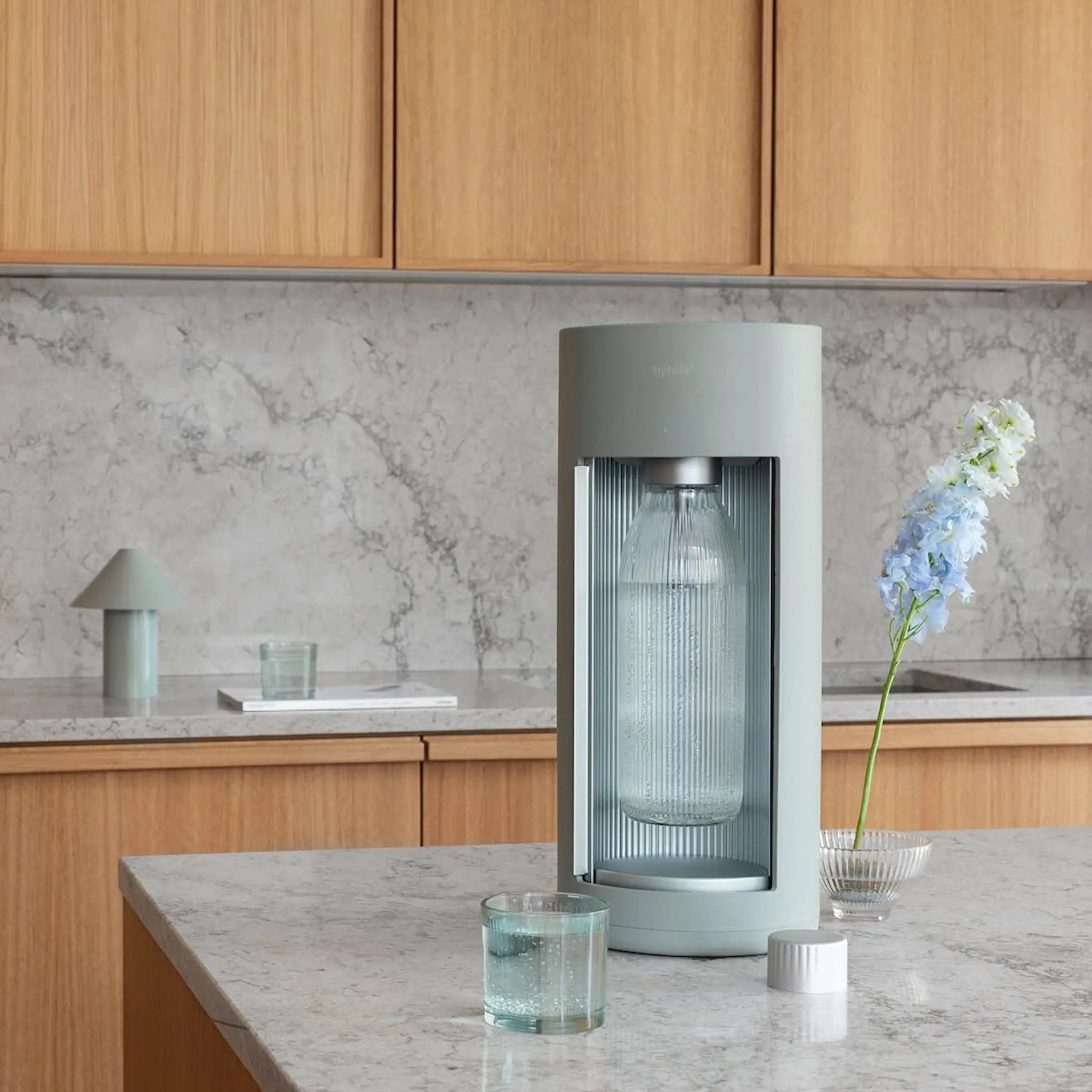 Mysoda Glassy hiilihappolaite 1 L lasipullolla Kyyhky