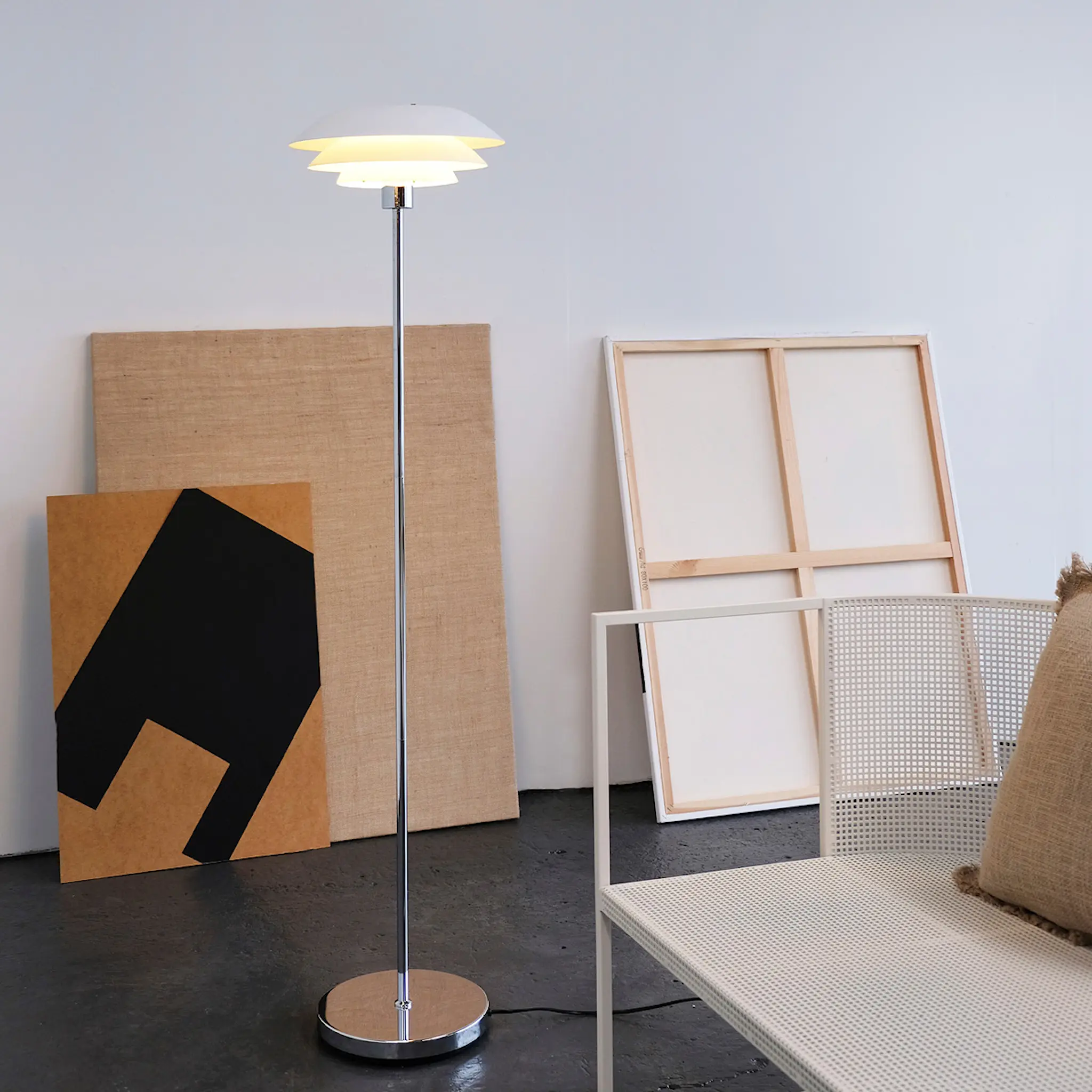 Dyberg Larsen DL31 golvlampa 133 cm vit