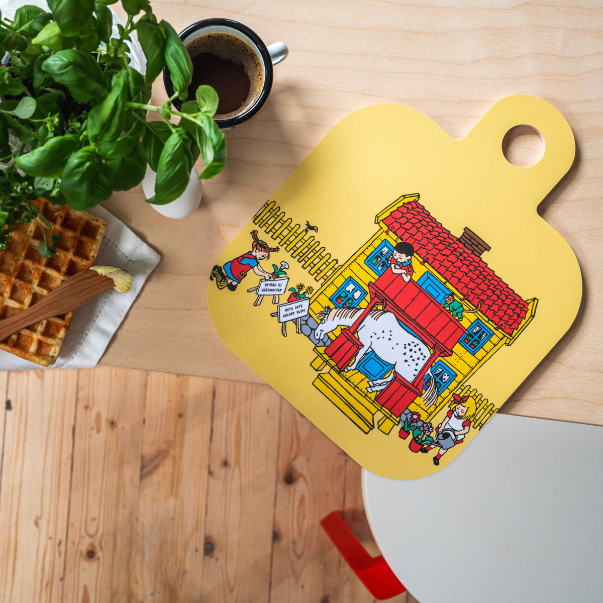 Muurla Pippi skjærefjøl/serveringsbrett 25x32 cm villa villekulla