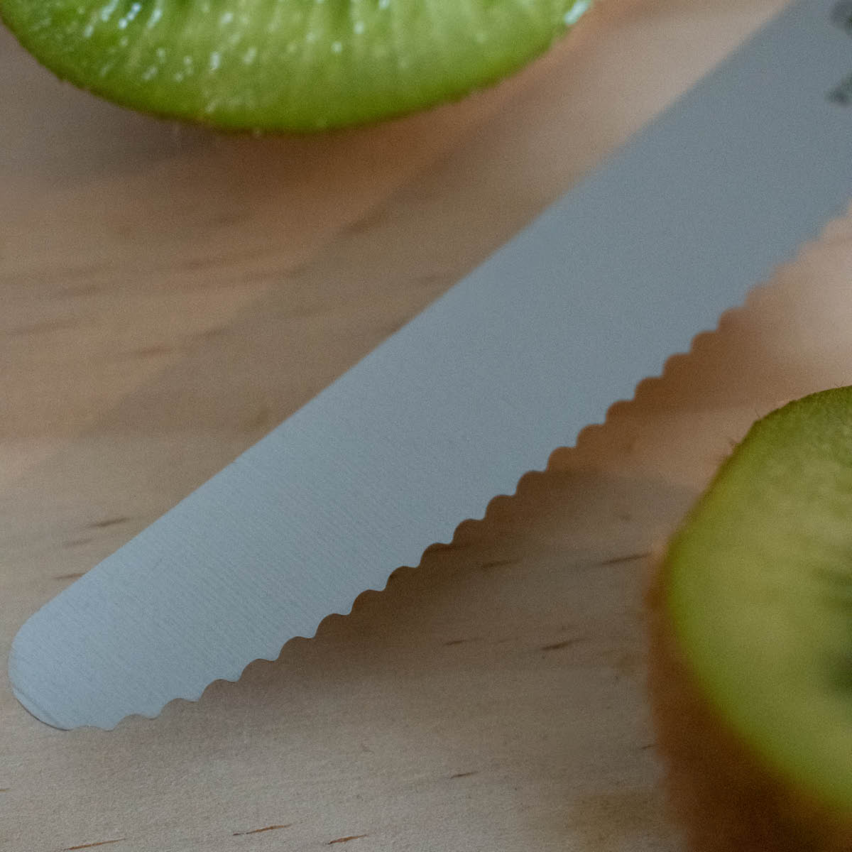 Victorinox Swiss classic Tomaatti- & Ruokaveitsi 11 cm Musta