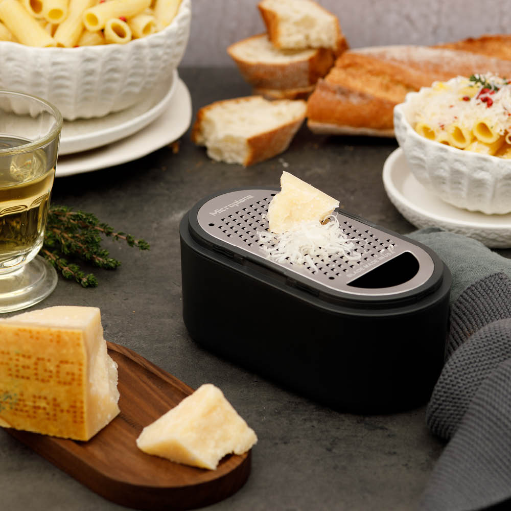 Microplane Container Grater rivjärn med behållare antracit/valnöt