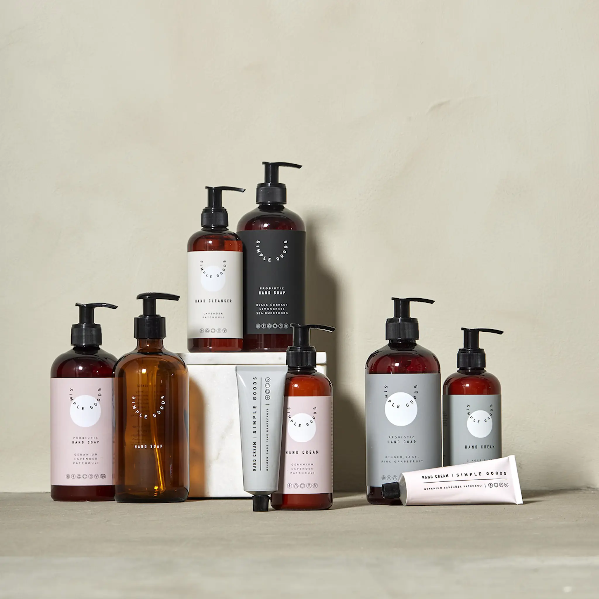 Simple Goods Geranium Käsisaippua 450 ml Vaaleanpunainen