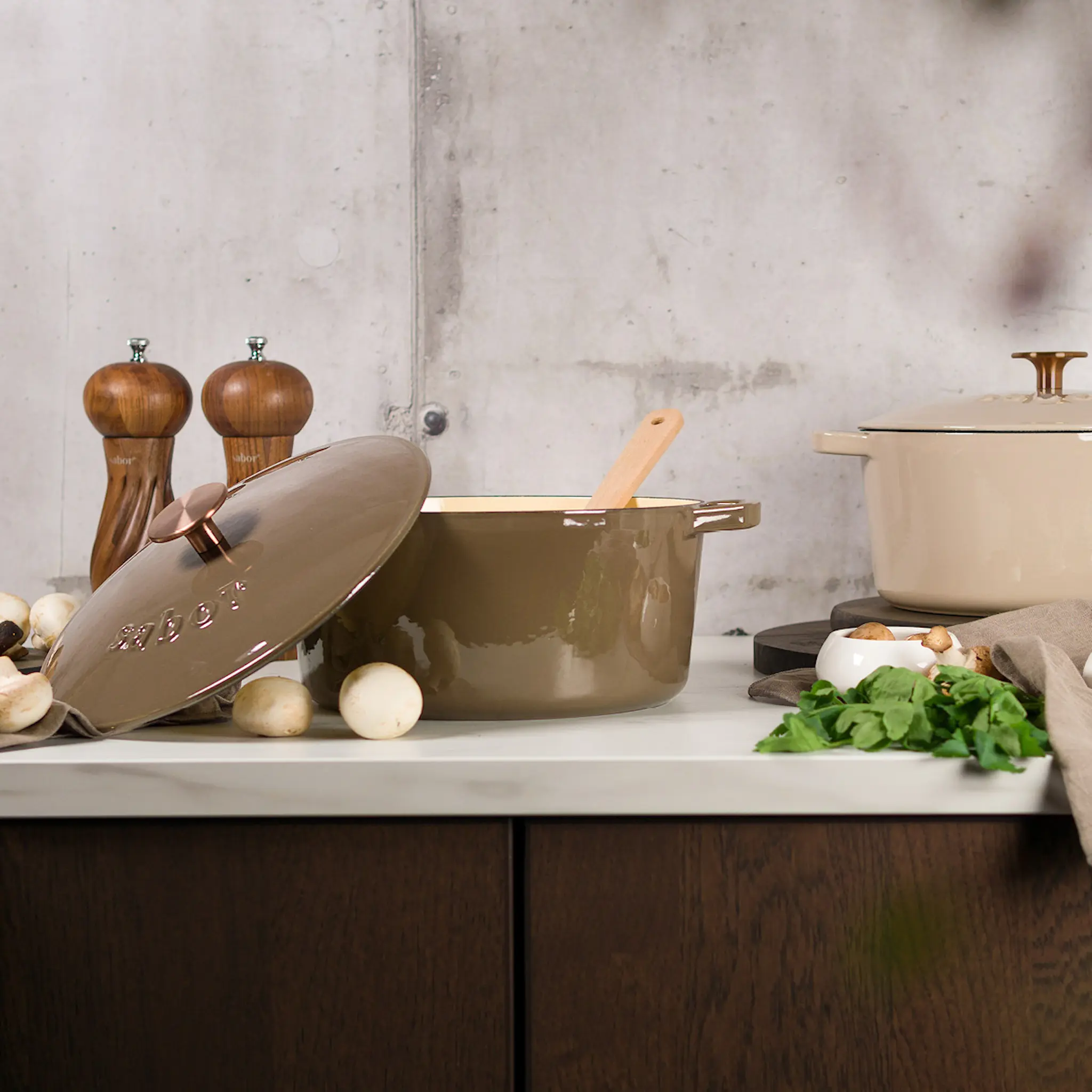 Sabor Sabor Valurautapata 24 cm 4,4 L Mahogny