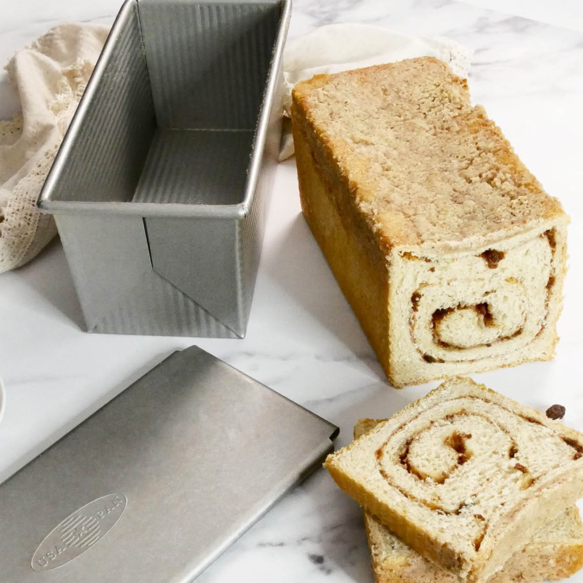 USA Pan Leipävuoka kannella Pullman 33x10 cm alumiinipinnoitettu teräs