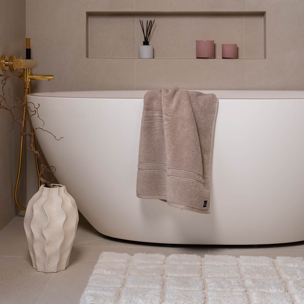 Fanni K Malva håndkle 70x140 cm sand
