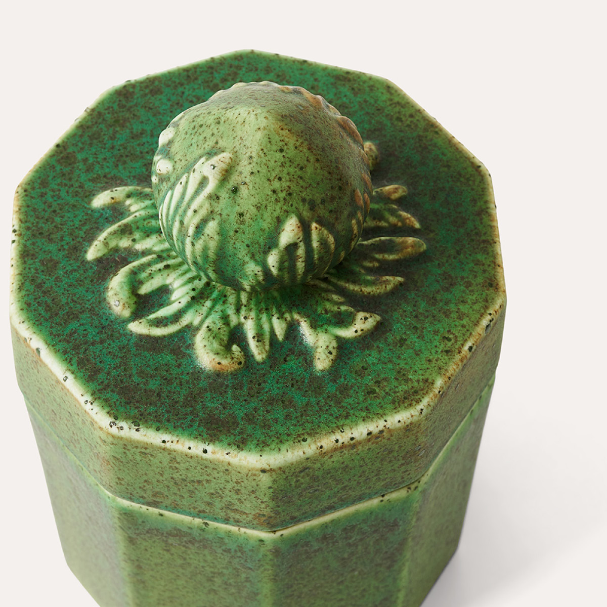 Sthål Arabesque doftljus lavender & camomille 17 cm hazelnut moss