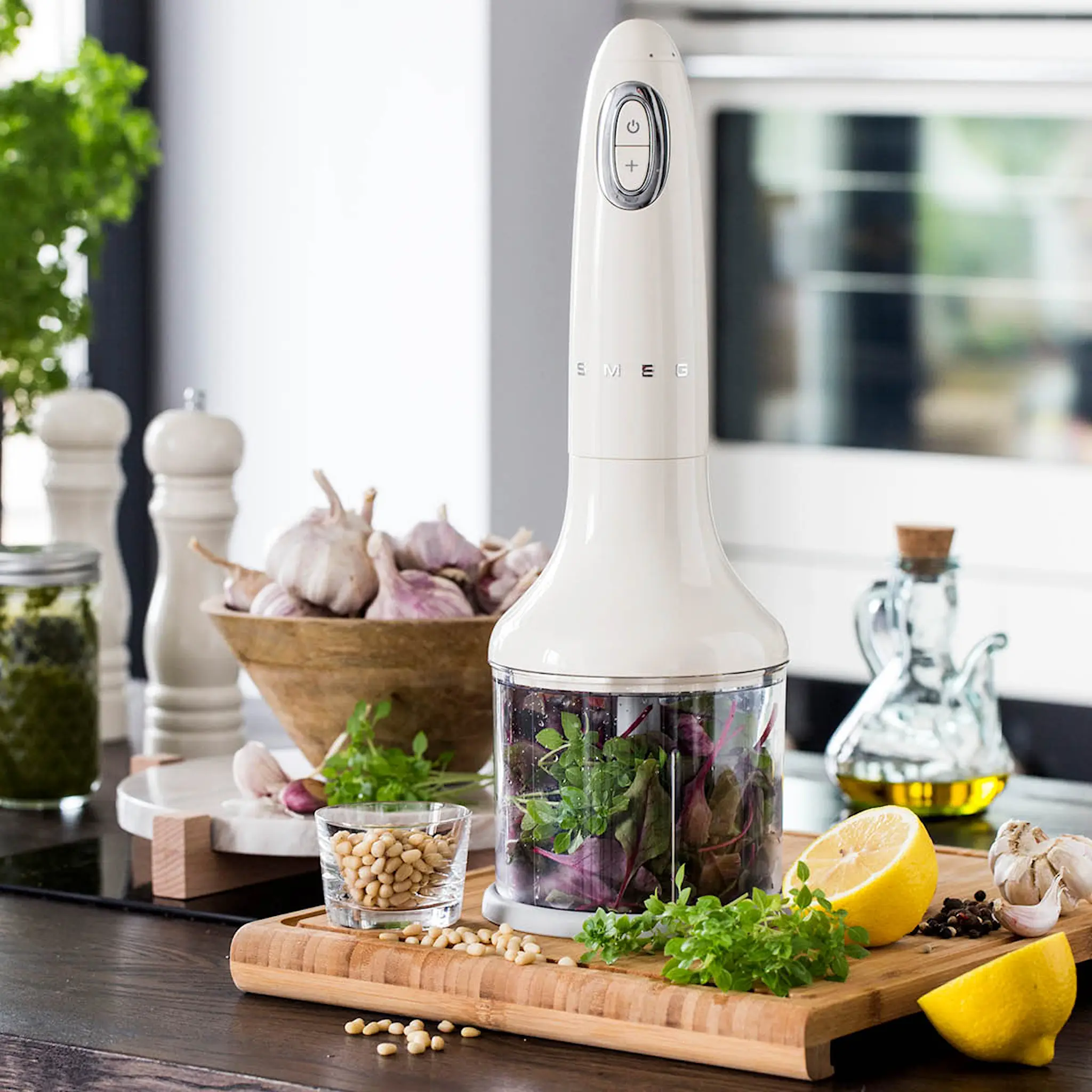 Smeg Smeg stavmixer med tillbehör HBF00 creme